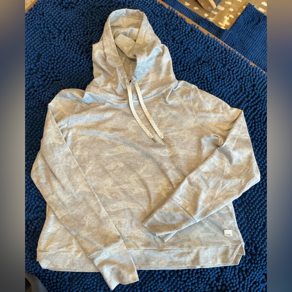 Vuori Women’s Halo Essential Pale Heather Camo Hoodie
